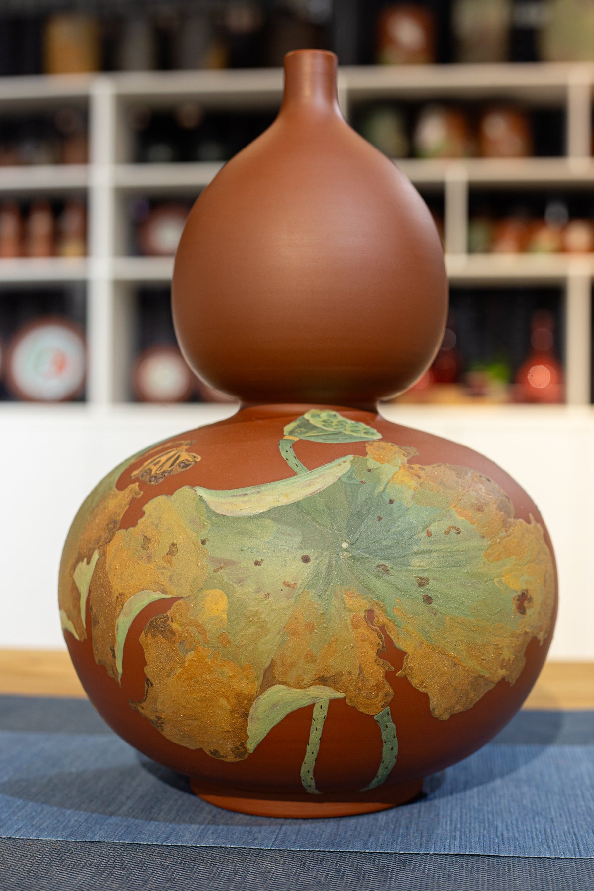 DJ Ceramic Vase -Lotus